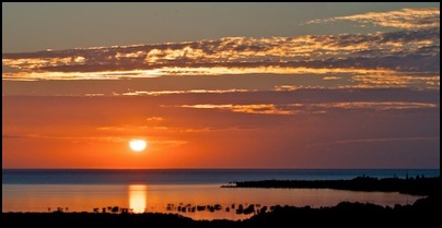 Coucher de Soleil - Nouvelle Caledonie by Tomasz http://rdvnature.com