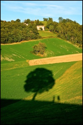 Hiking in Appennini - Italy (photo by Tomasz http//rdvnatue.com)