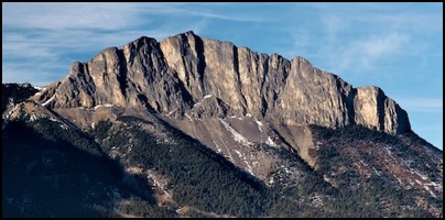 Yamnuska - Flat Face Mountain - the classic of Canadian rock climbing- photo Tomasz http://rdvnature.com - rendez vous nature & aventure