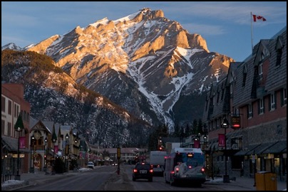 Cascade Mountain in the morning - Banff, Canada AB - photo Tomasz http://rdvnature.com - rendez vous nature & aventure
