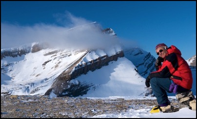 Chic Scott sitting on top of Onion, Wapta Icefield - Rocky Mountains - photo Tomasz http://rdvnature.com - rendez vous nature & aventure