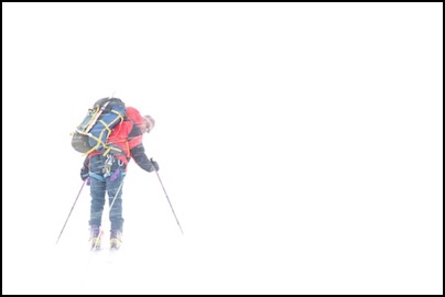 Into the white out - Chic Scott - photo Tomasz http://rdvnature.com - rendez vous nature & aventure