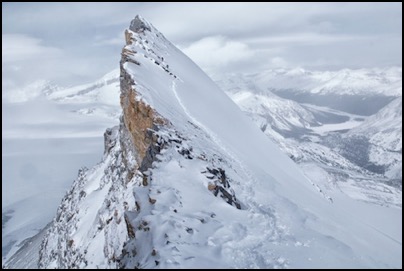 TJ & Megane approaching the top of St Nicholas Peak, Wapta Icefield - Rocky Mountains - photo Tomasz http://rdvnature.com - rendez vous nature & aventure