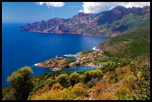 Descente sur Girolata (Corse) par le Tra Mare e Monti