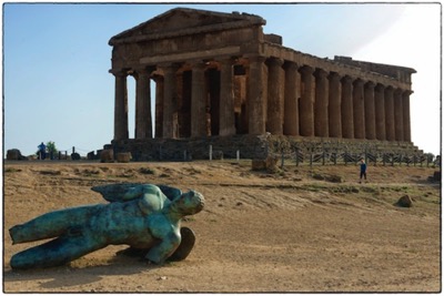 Cycling Sicilia - visiting Valle dei Templi in Agrigento - tempio della Concordia & fallen Icar - photo Tomasz rdvnature.com