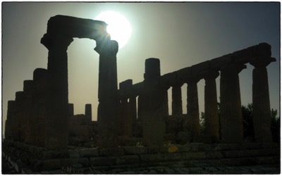 Cycling Sicilia - visiting Valle dei Templi in Agrigento - Tempio di Giunone - photo Tomasz rdvnature.com