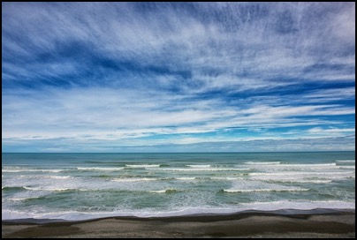 Waves in Colac Bay, New Zealand - photo Tomasz http://rdvnature.com