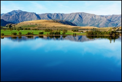 Lake Wanaka, New Zealand - photo Tomasz http://rdvnature.com