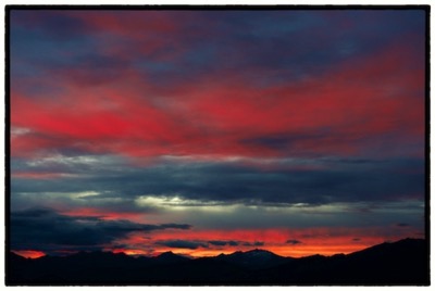 Sunset seen from near Arrowtown, New Zealand, photo Tomasz http://rdvnature.com