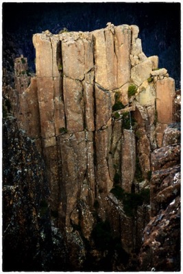 Rock Tower - Western Tiers, Tasmania - photo Tomasz http://rdvnature.com