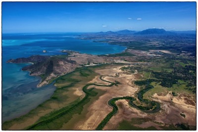 New Caledonia landscape - photo Tomasz http://rdvnature.com